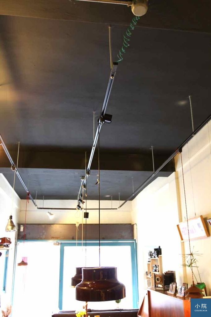 cameza ,就爱ze与喷黑的天花板