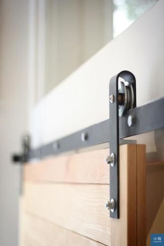 穀倉大門barn Sliding Door 是隔間也是門 Courcasa 小院