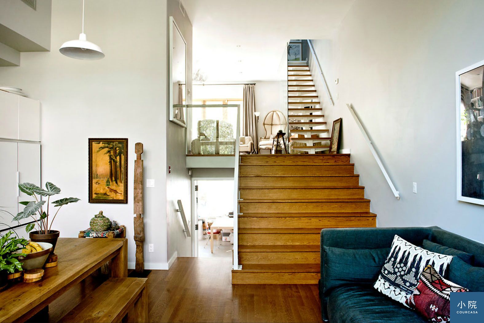 neat-two-story-house-in-williamsburg-1b