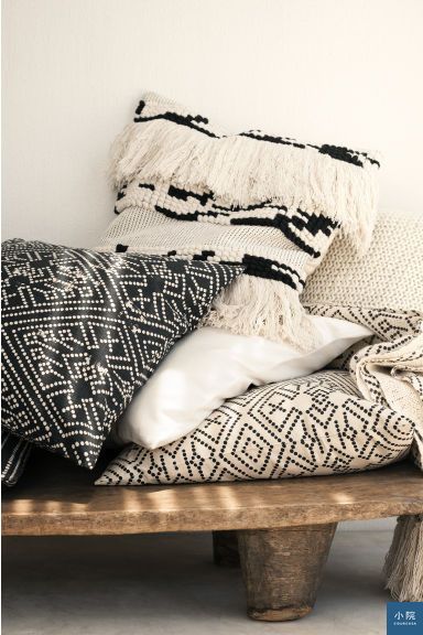 Patterned cushion cover抱枕套,3.99英鎊